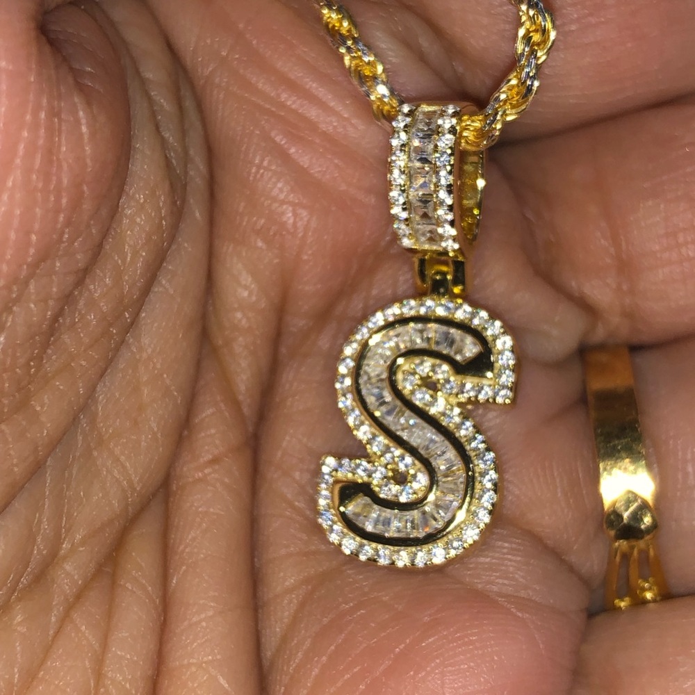 VVS Swarovski Crystal initial S pendant, name necklace, monogram Letter, S charm - Picture 5 of 10